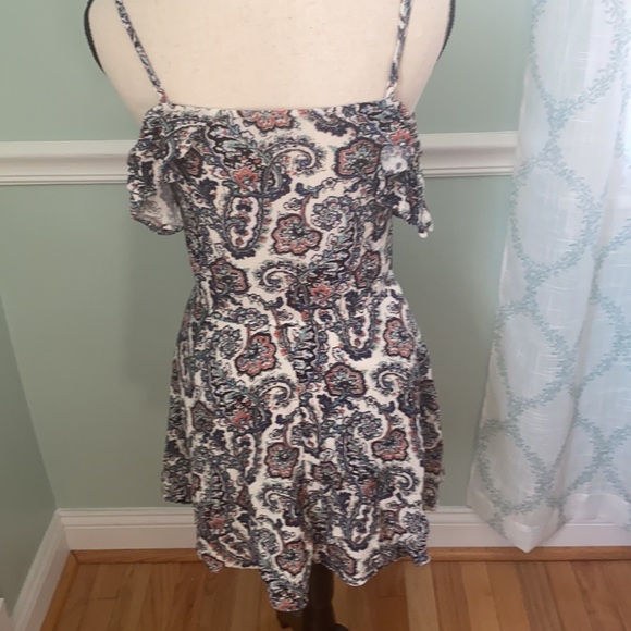 American Eagle Outfitters patterned cold shoulder cutout dress Size XXS - Picture 5 of 9